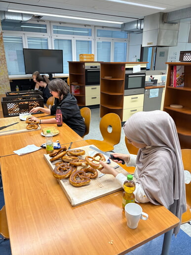 F&ouml;rderverein bewirtet bei den Einschulungsfeiern Klassen 1 und 5